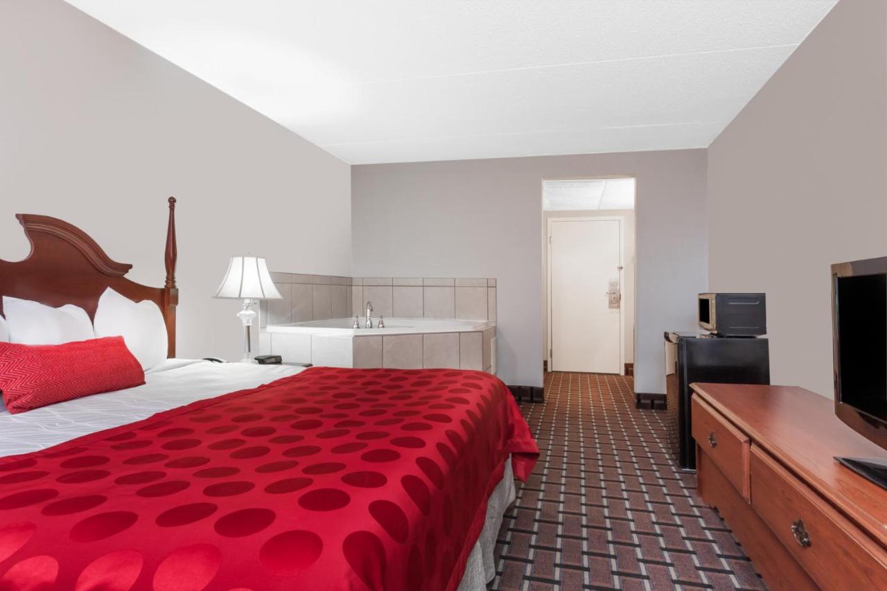 King Studio Suite - Non-Smoking at Ramada by Wyndham Henderson/Evansville