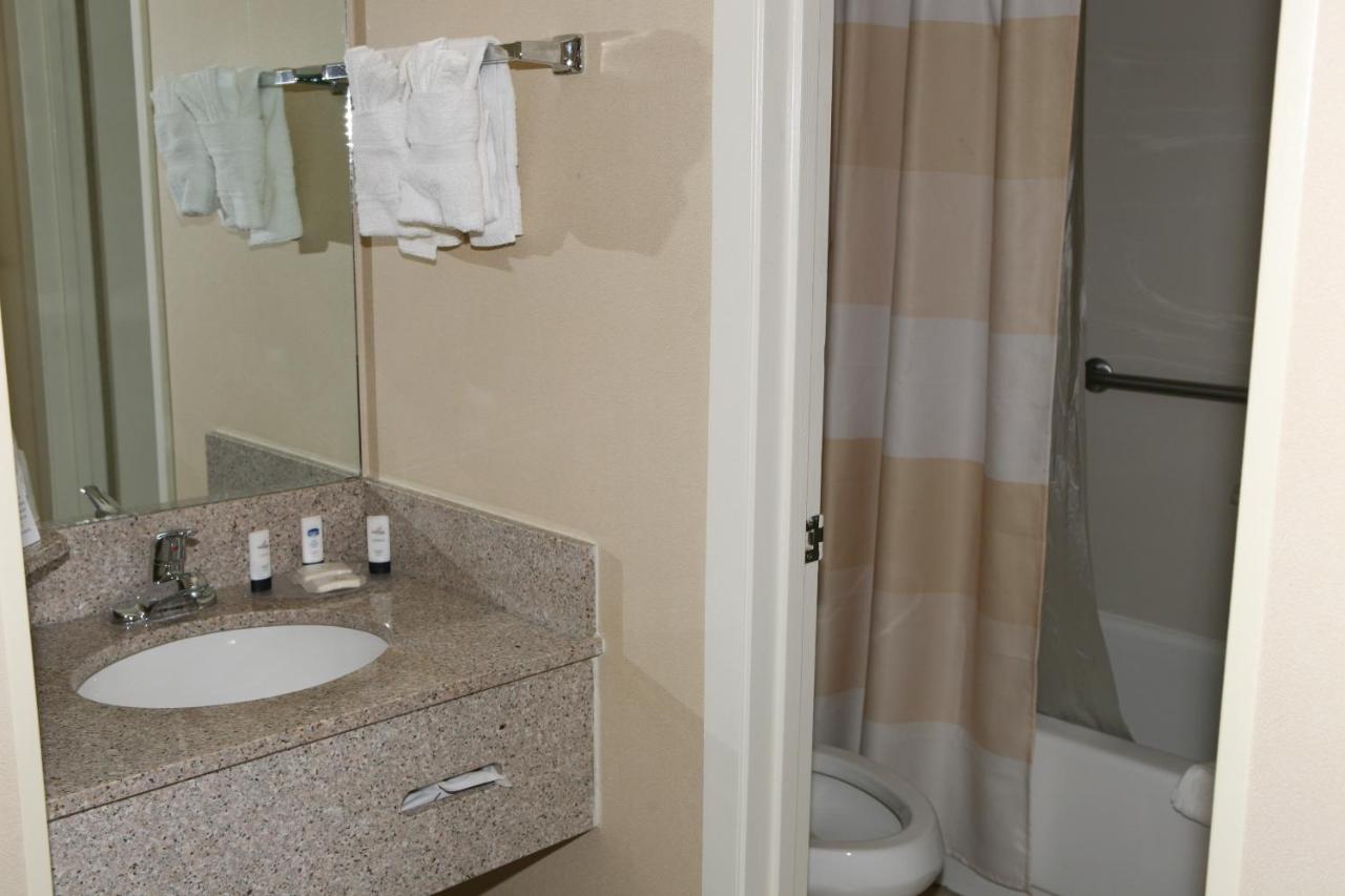 Queen Room with Two Queen Beds - Non-Smoking at Baymont by Wyndham Kalamazoo East