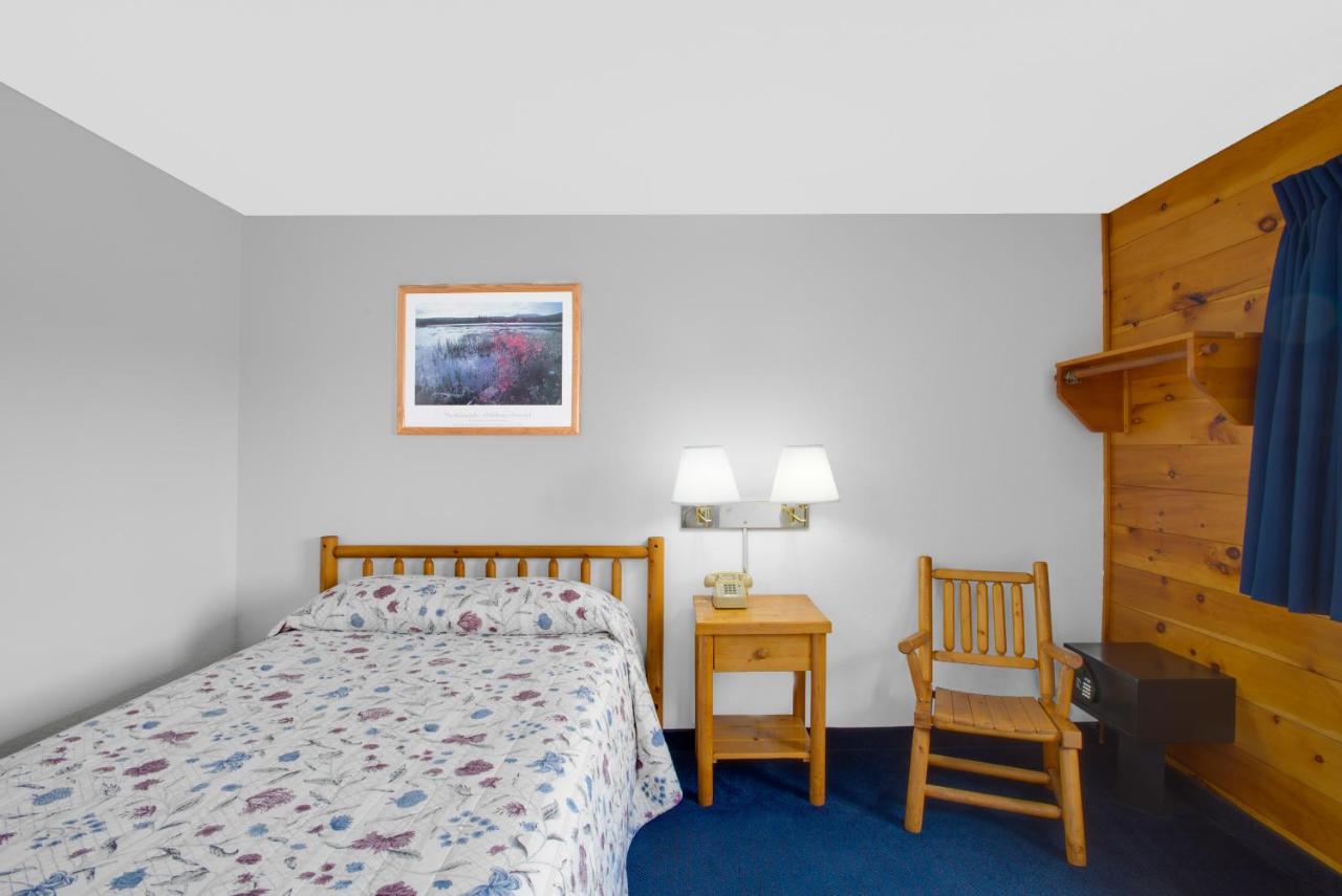 | Super 8 by Wyndham Lake George/Warrensburg Area
