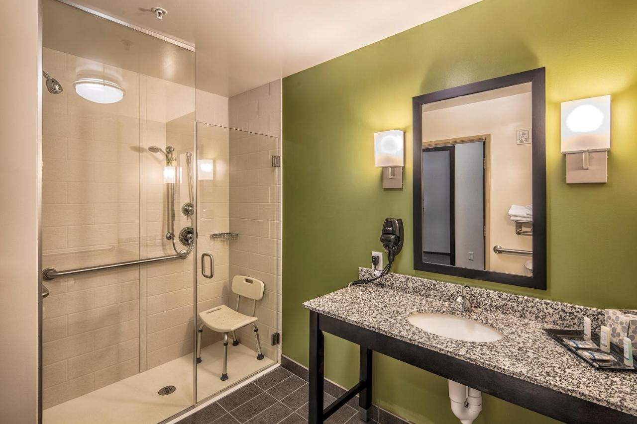 | Sleep Inn & Suites East Syracuse