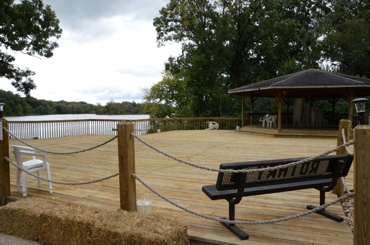 | Paddle Wheel Inn