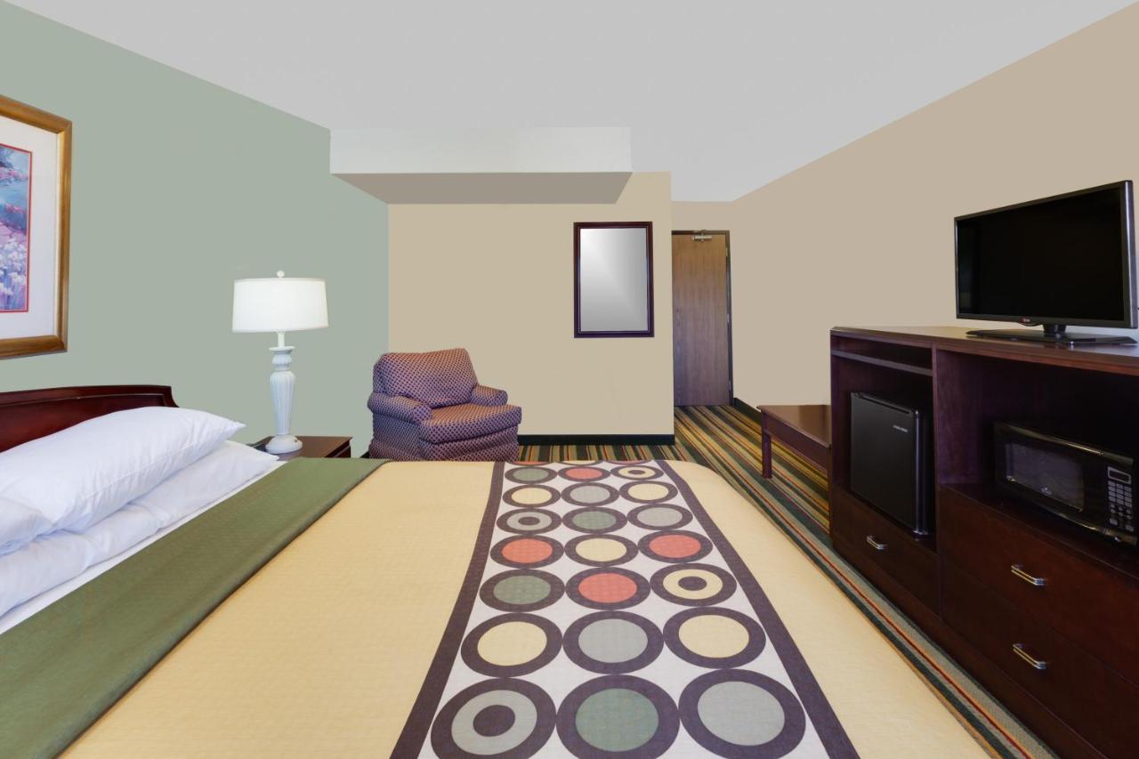 Standard King Room - Non-Smoking at Super 8 by Wyndham Mt. Pleasant