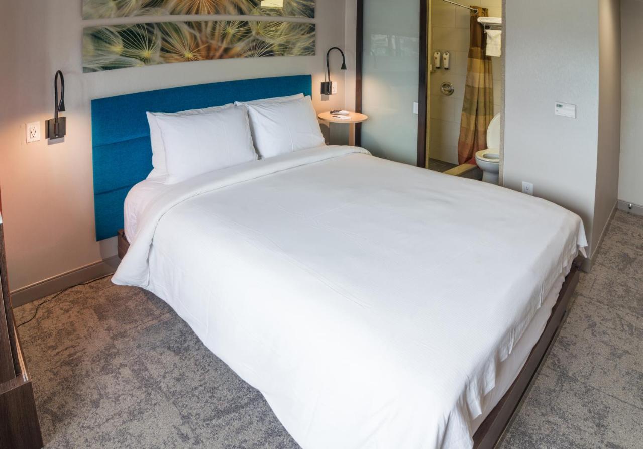 Deluxe Queen Room at Hotel Le Jolie
