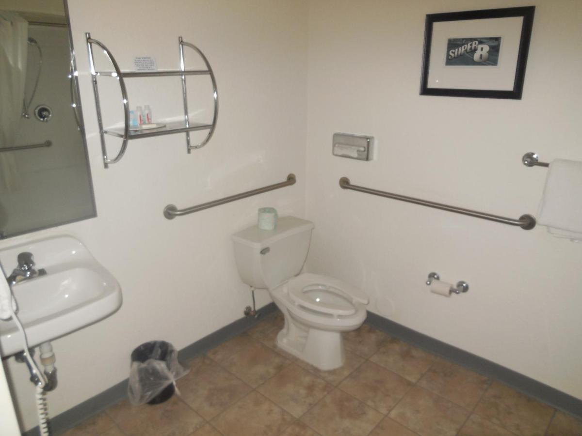 King Room - Mobility Access/Non-Smoking at Super 8 by Wyndham Sault Ste. Marie