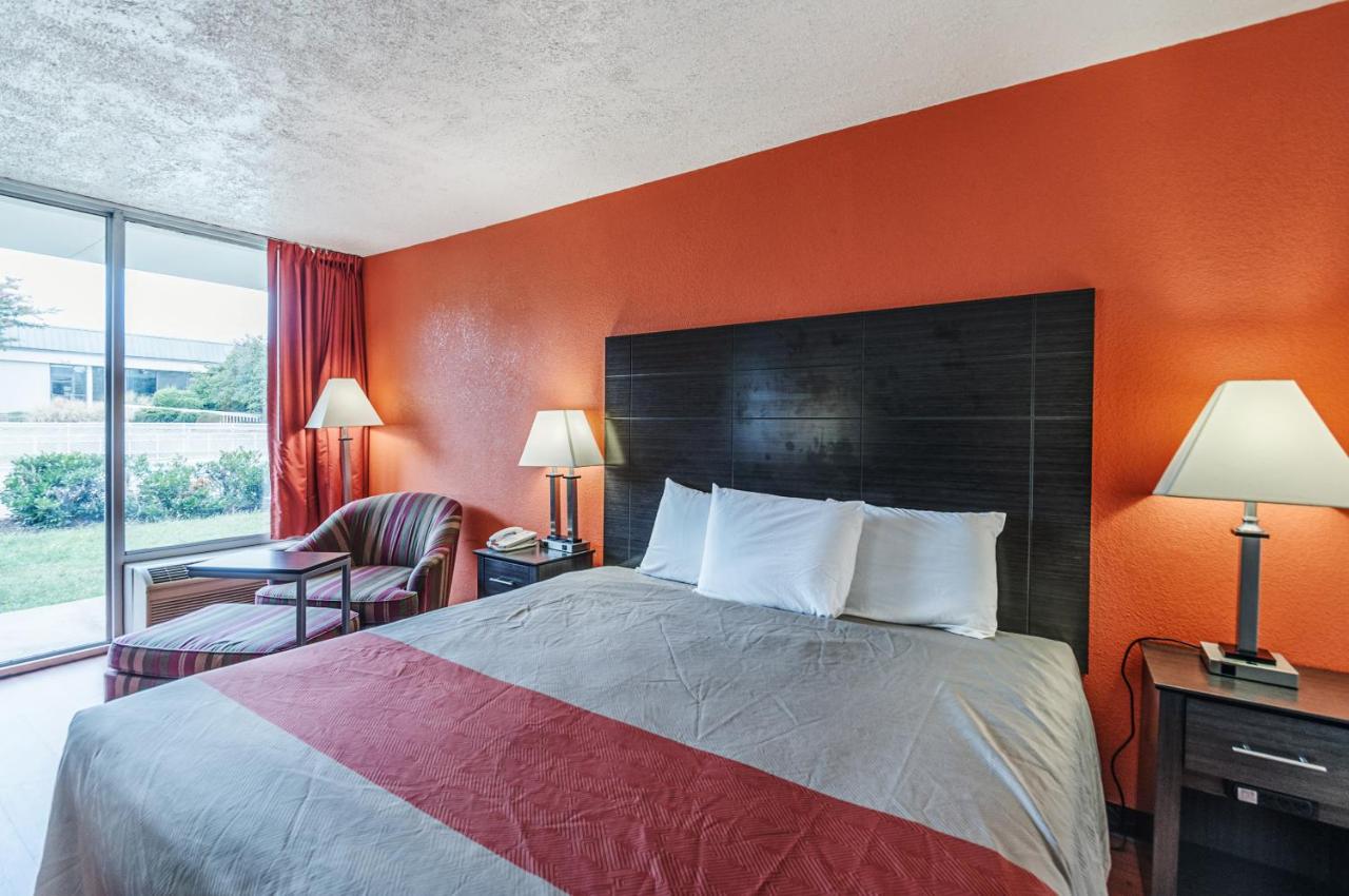 | Motel 6-Dumfries, VA
