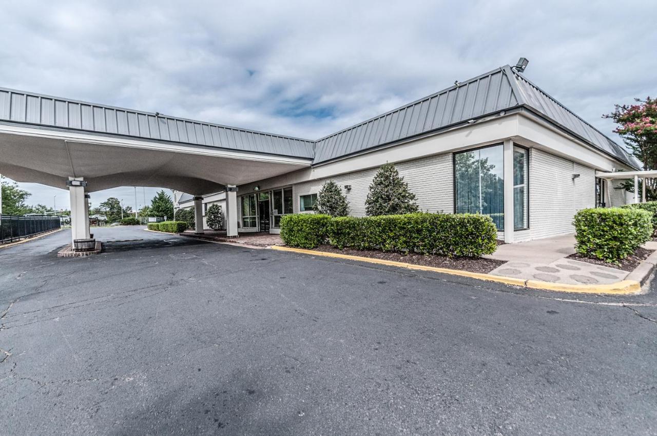 | Motel 6-Dumfries, VA