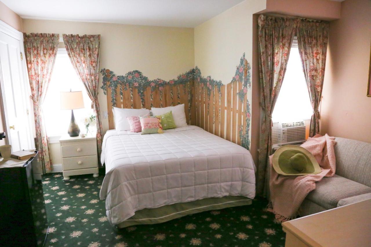 | The Ocean Plaza Hotel