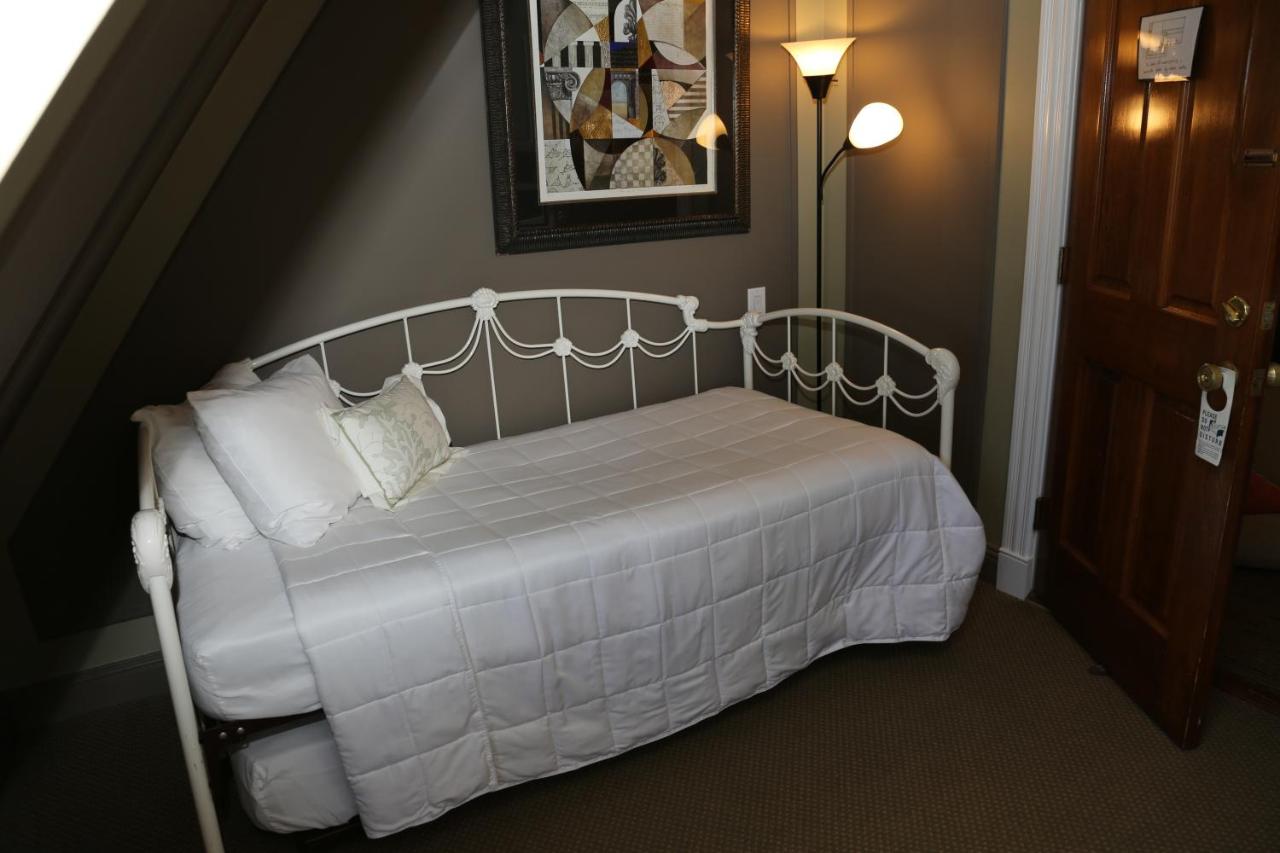 | The Ocean Plaza Hotel