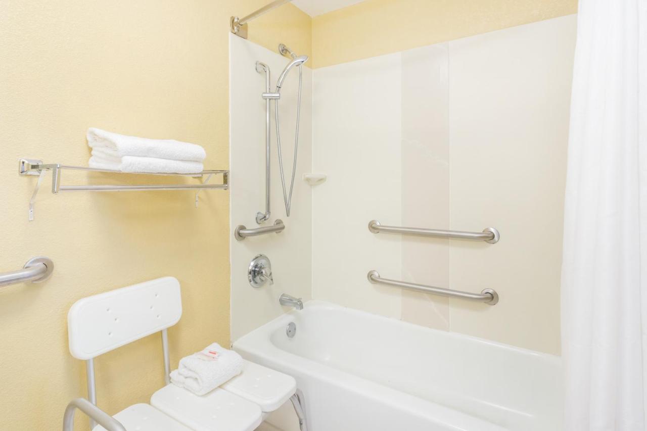 King Room - Mobility Access/Non-Smoking at Sweet Dream Inn University Park