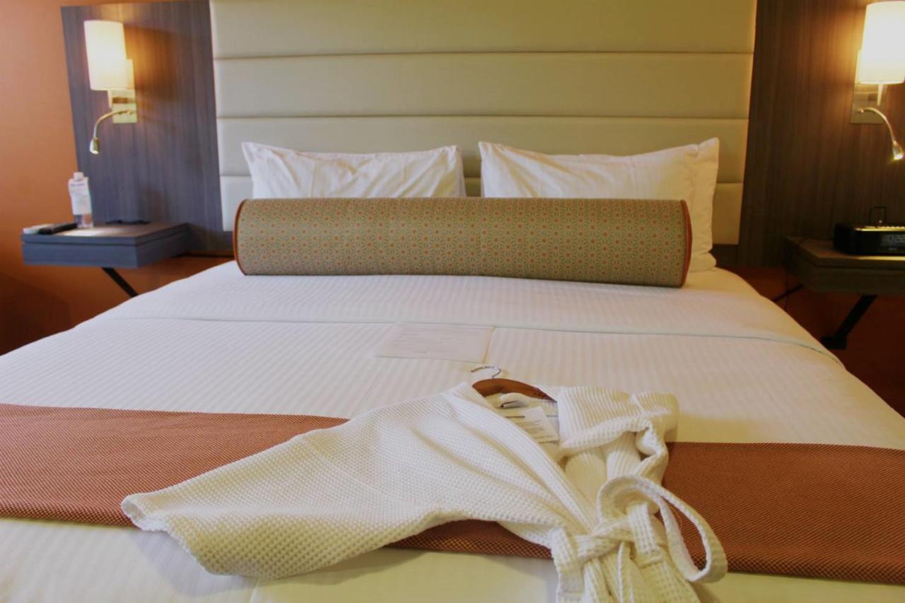 Queen Room at Hotel Avante - JDV by Hyatt
