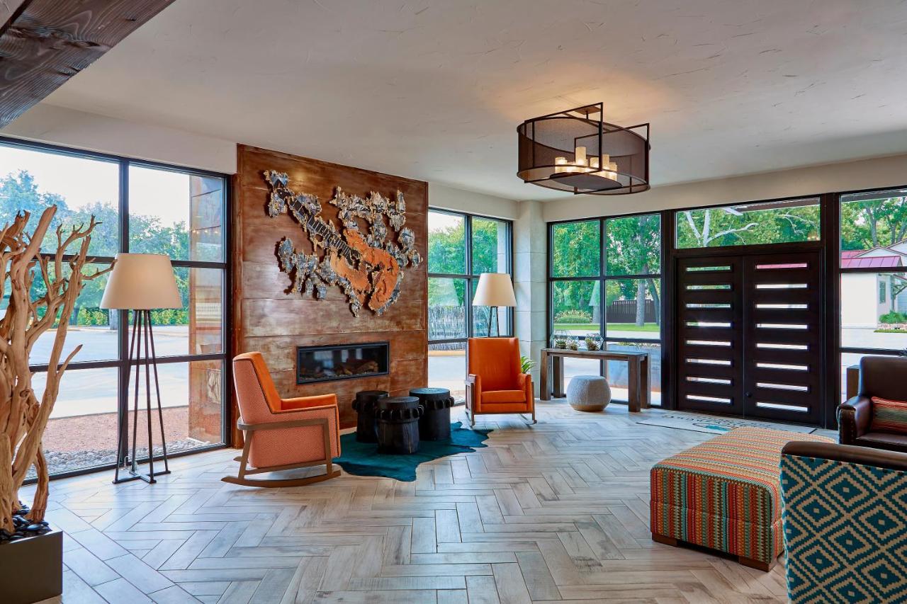 | Fredericksburg Inn and Suites