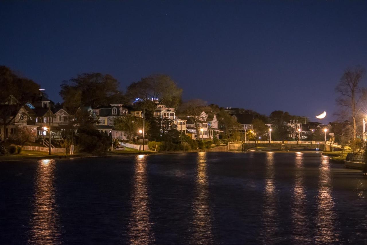 | The Ocean Plaza Hotel