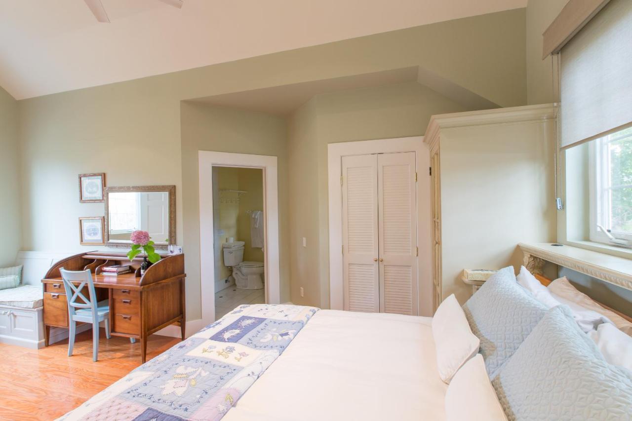 | Inn St Helena