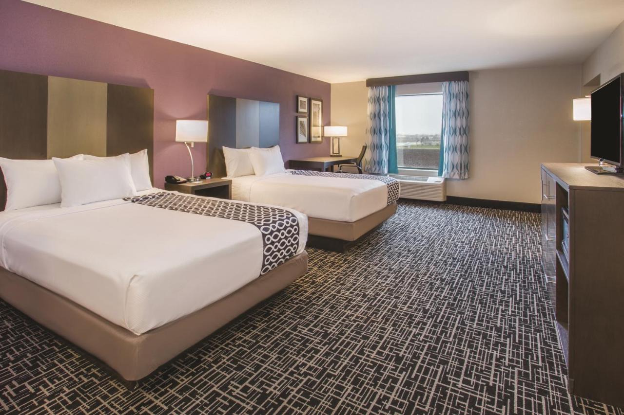 | La Quinta Inn & Suits by Wyndham Pontoon Beach IL
