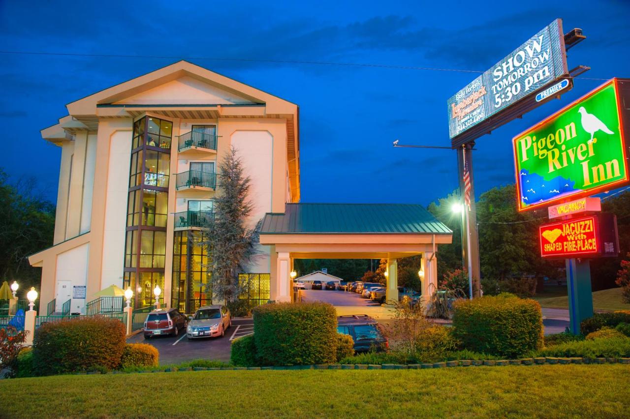| Pigeon River Inn