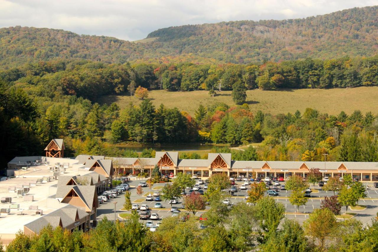 | Cliff Dwellers Inn
