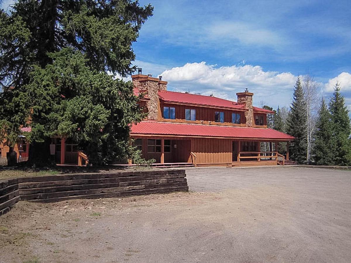 | Arrowhead Mountain Lodge