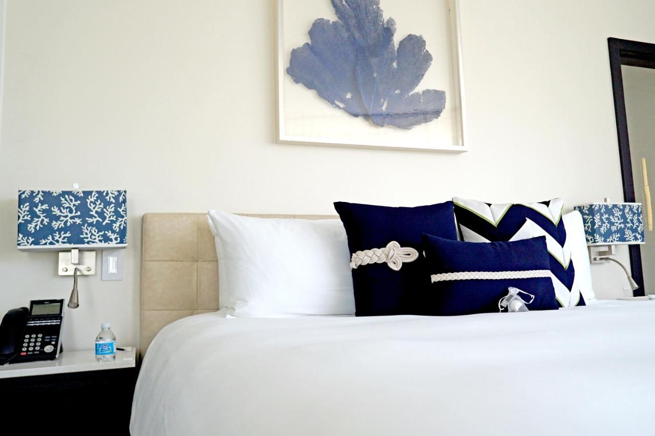 Premier Corner Suite at The Marlin Hotel