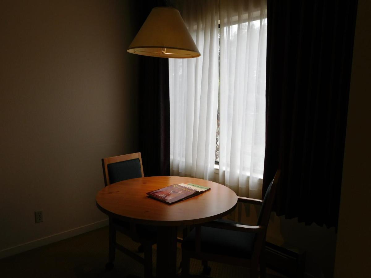 King Room at Pacific Gardens Inn