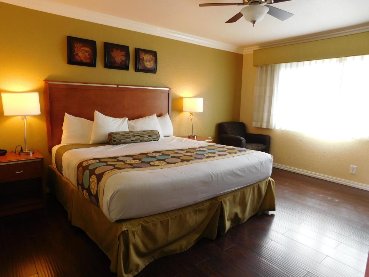 | Deer Haven Inn