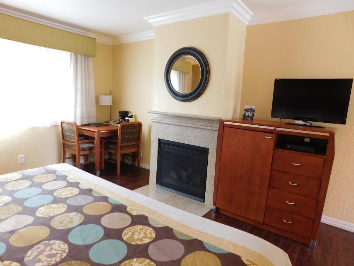 | Deer Haven Inn