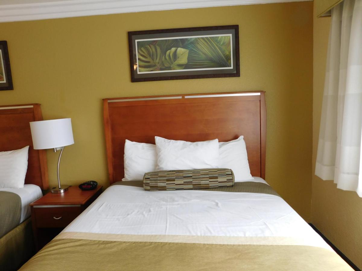 | Deer Haven Inn