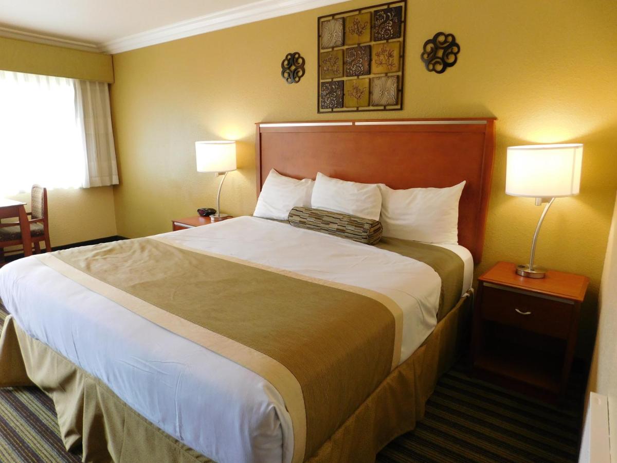 | Deer Haven Inn