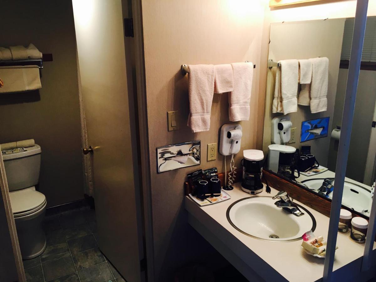 | Flagship Inn