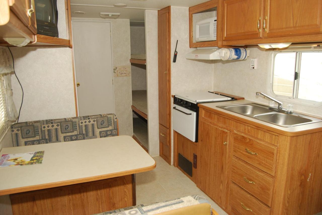 | Crescent Bar Camping Resort Studio Cabin 1