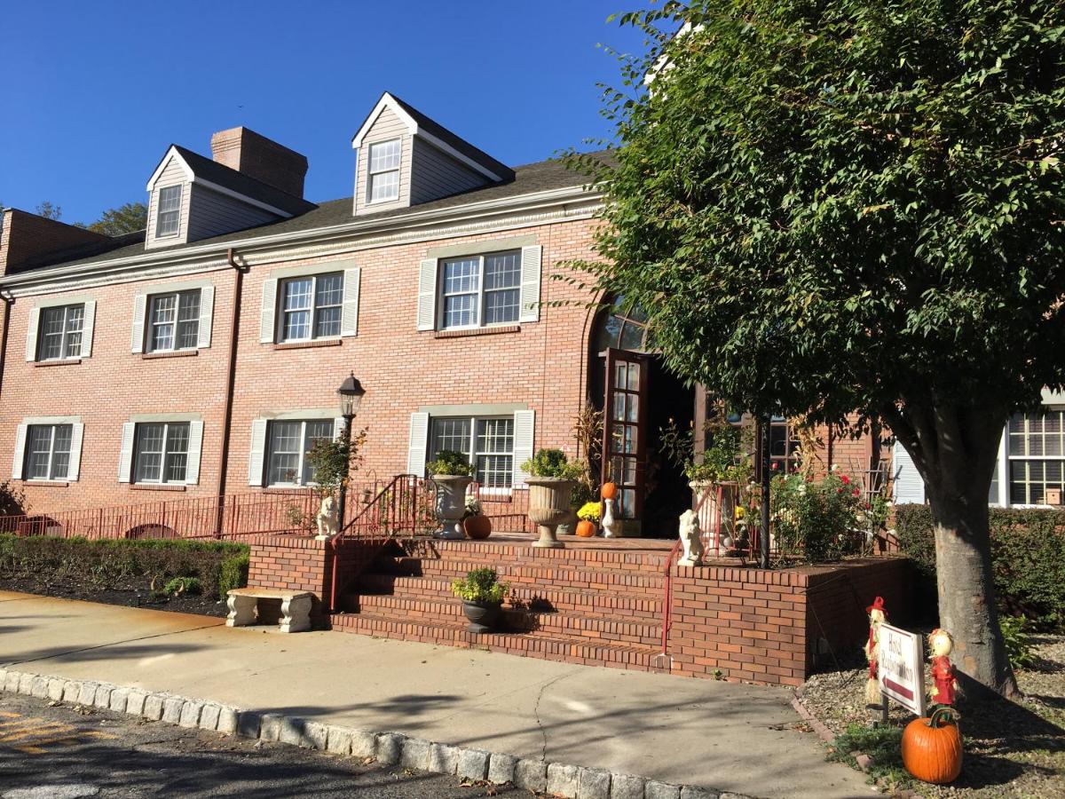 | Colts Neck Inn Hotel