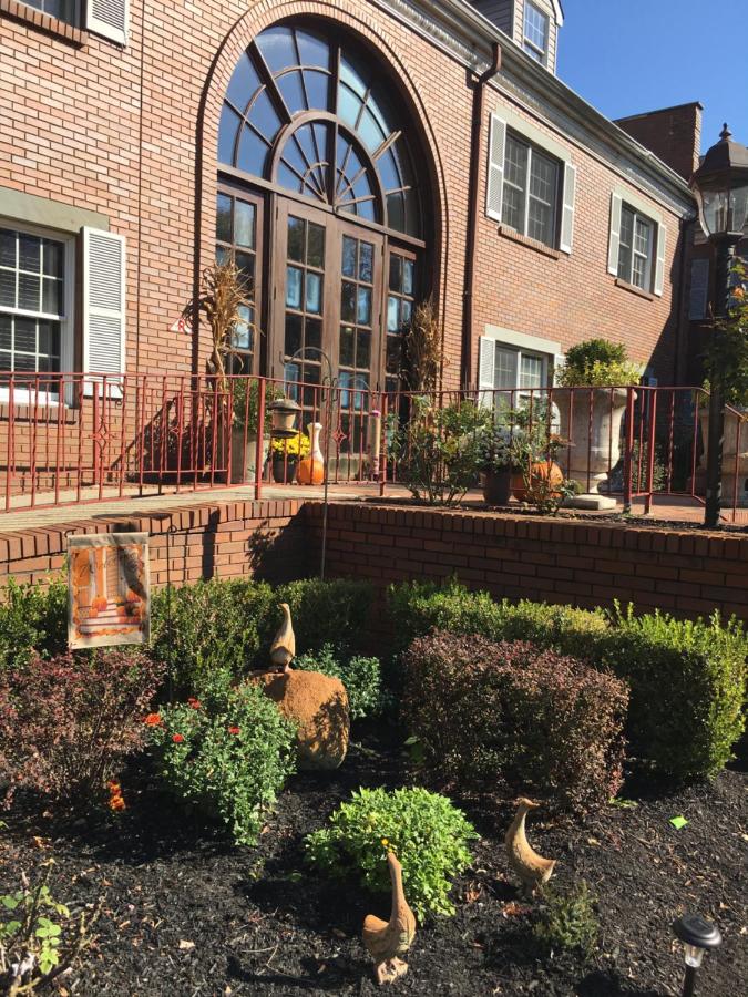 | Colts Neck Inn Hotel
