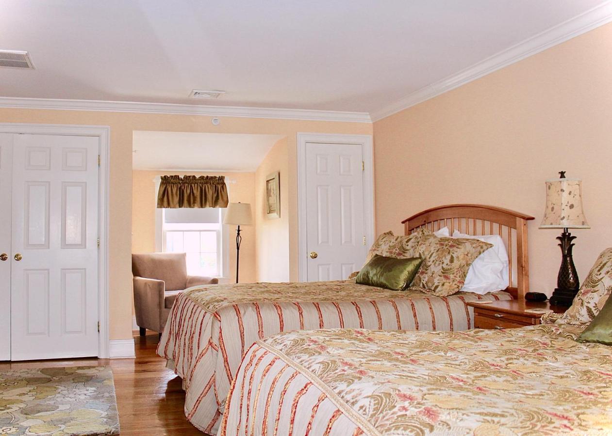 | Compass Rose Inn