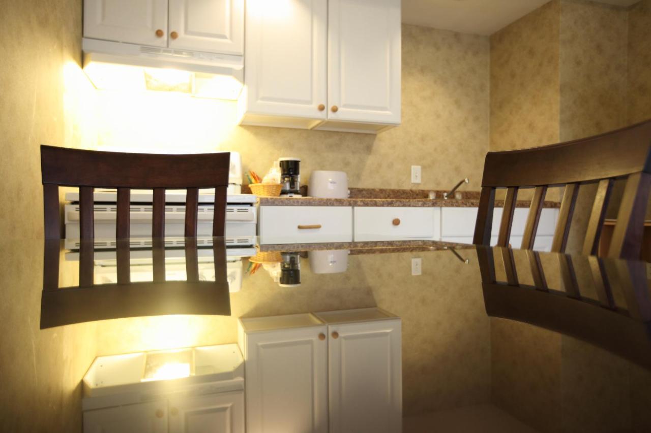 | The Island House Hotel