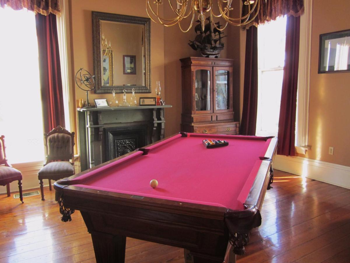 | Baer House Inn