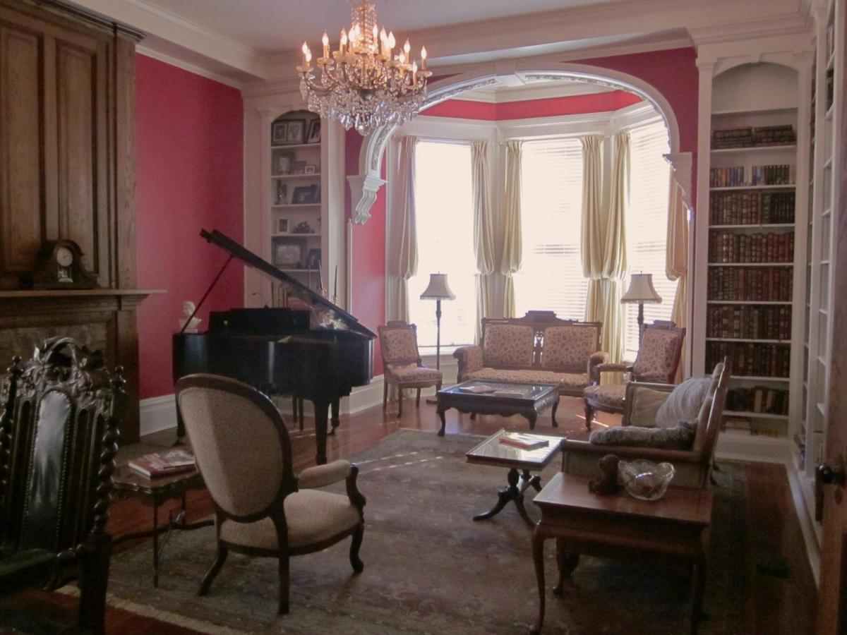 | Baer House Inn