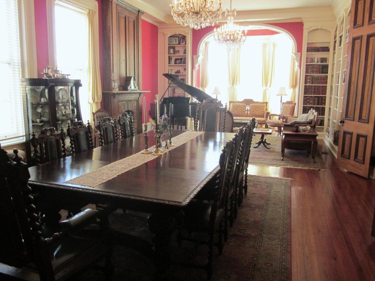 | Baer House Inn