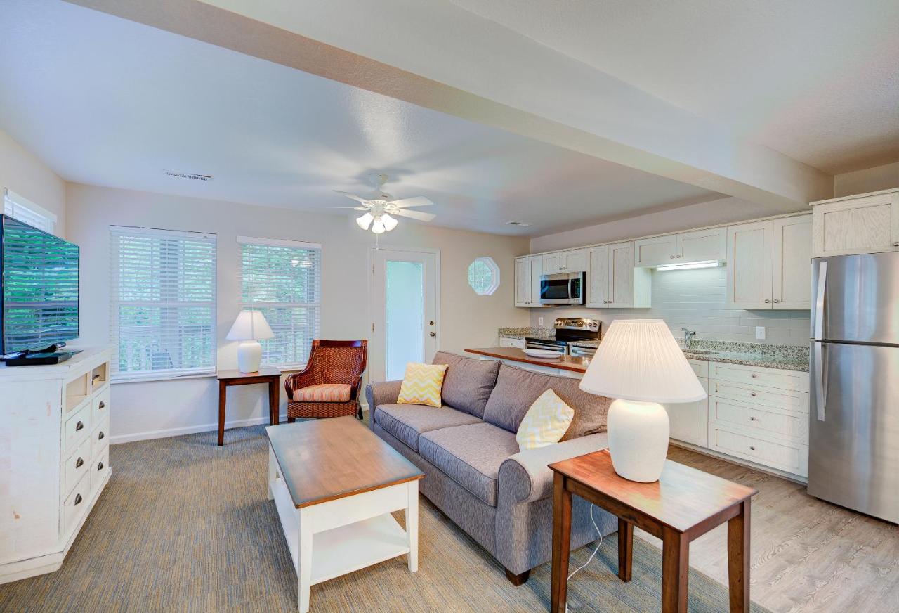 Deluxe Suite at Hilton Vacation Club Beachwoods Kitty Hawk