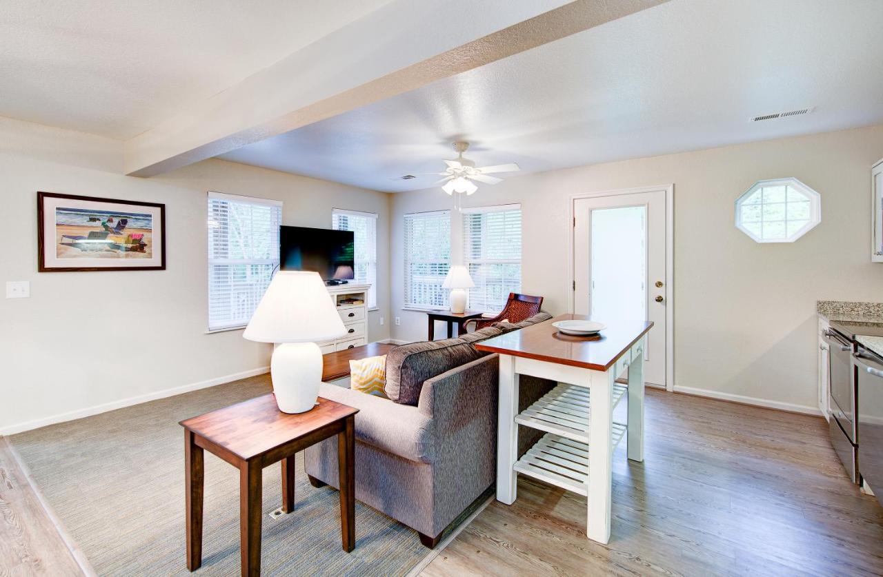 Deluxe Suite at Hilton Vacation Club Beachwoods Kitty Hawk