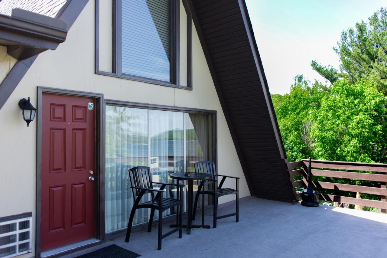 | Inn at Deep Creek