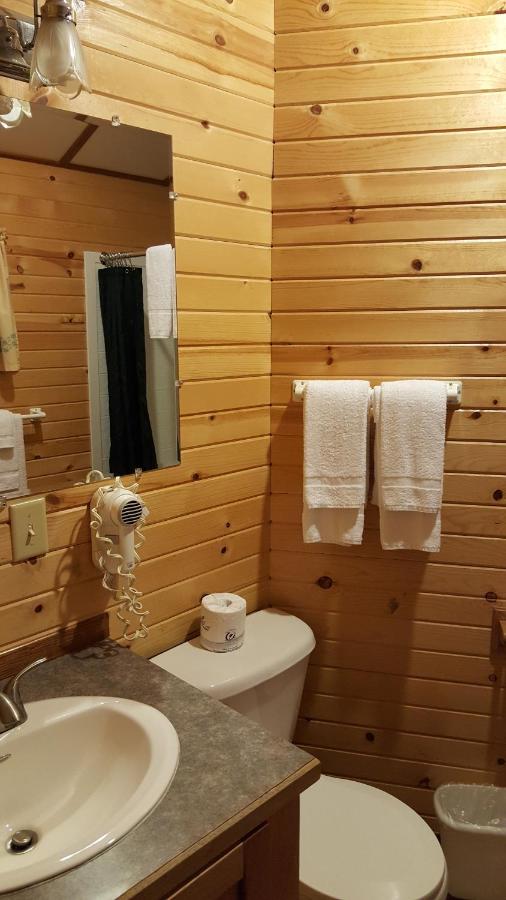 | Emerald Forest Cabins