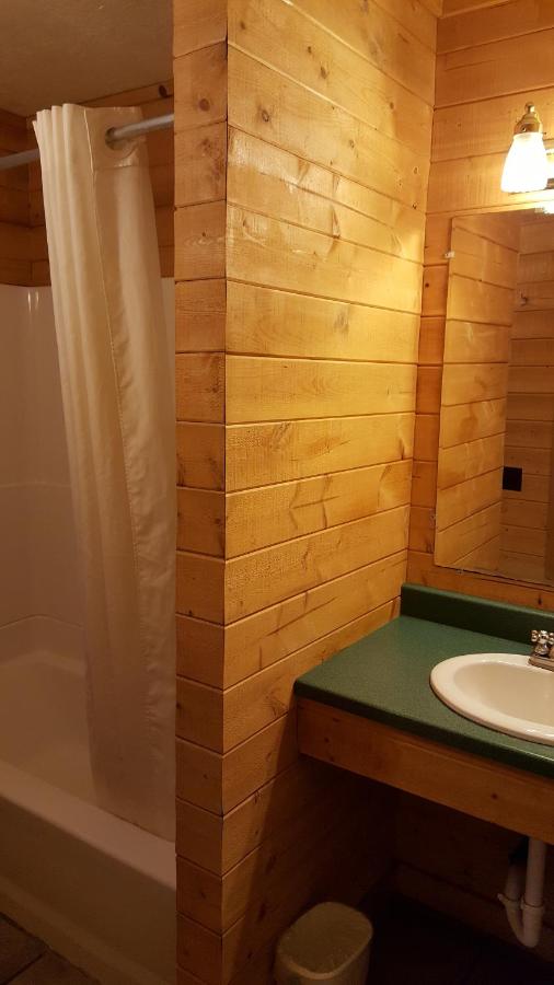 | Emerald Forest Cabins