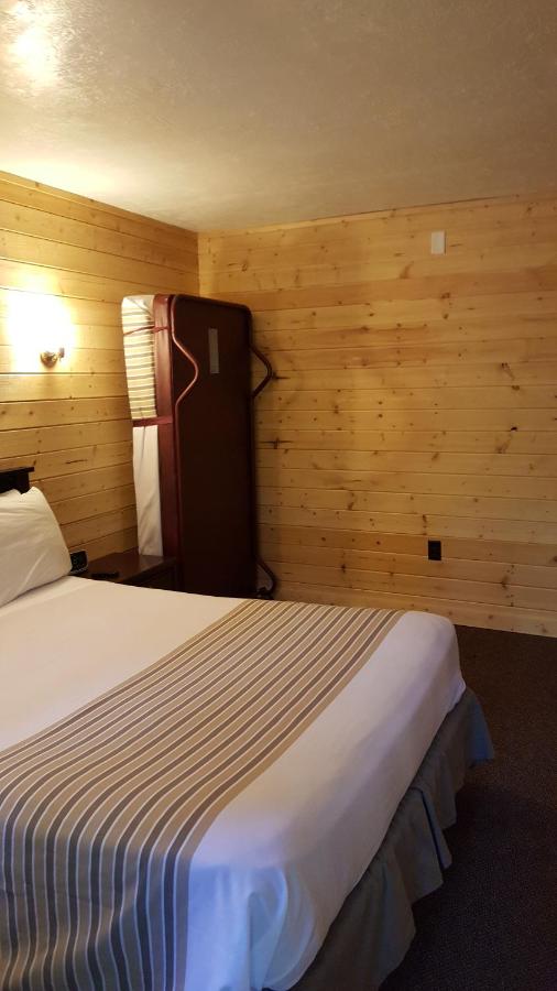 | Emerald Forest Cabins