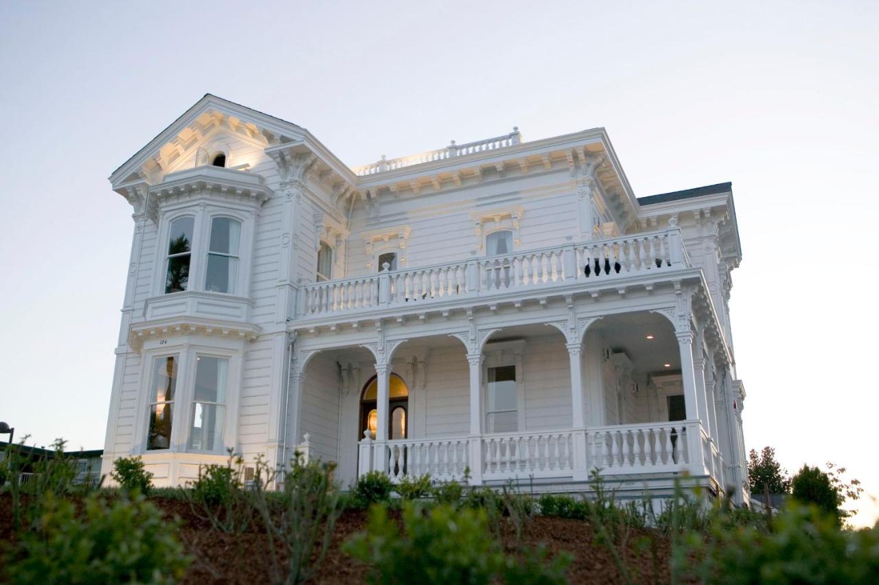 | West Cliff Inn, A Four Sisters Inn