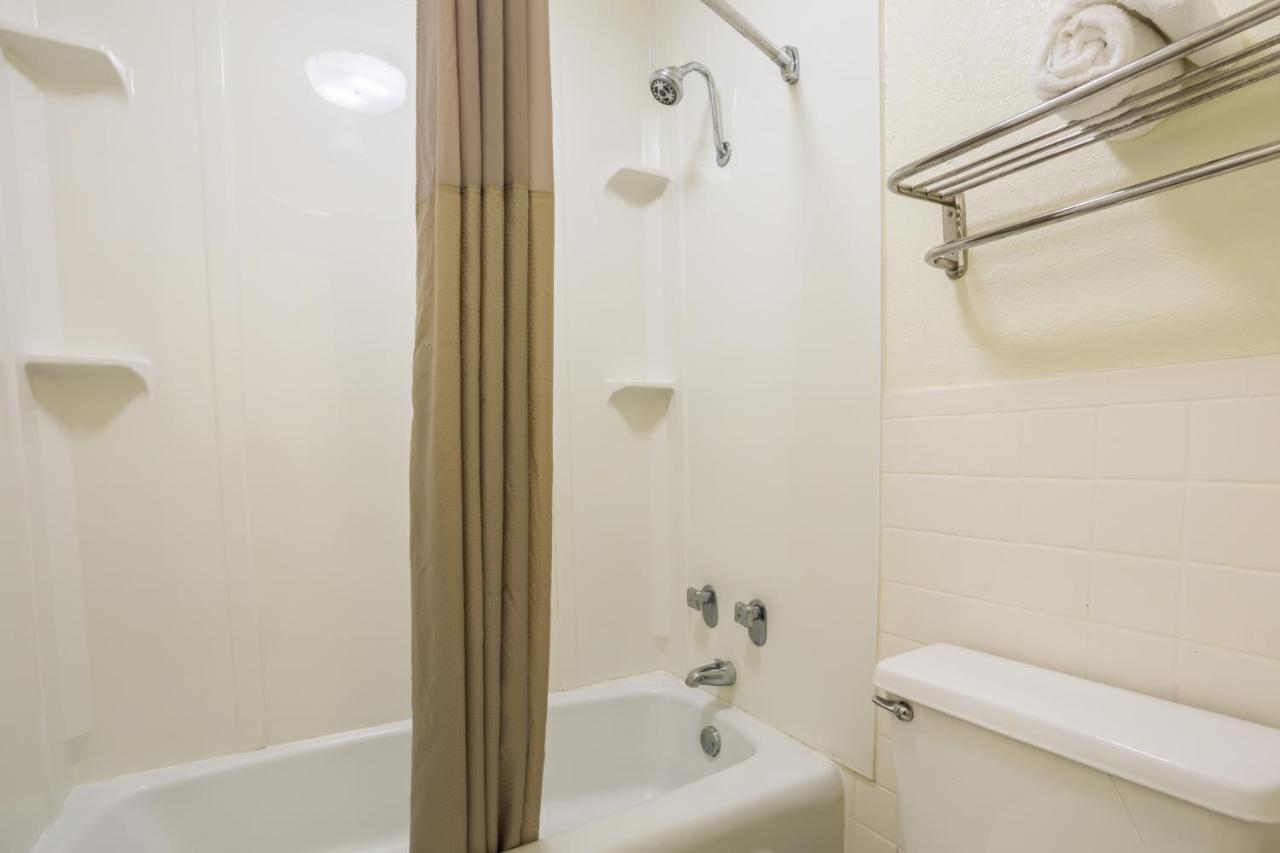  | Motel 6-Spring Hill, FL - Weeki Wachee