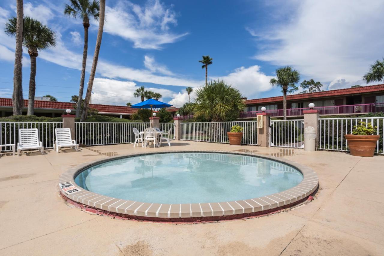  | Motel 6-Spring Hill, FL - Weeki Wachee