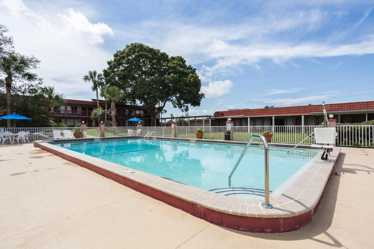  | Motel 6-Spring Hill, FL - Weeki Wachee