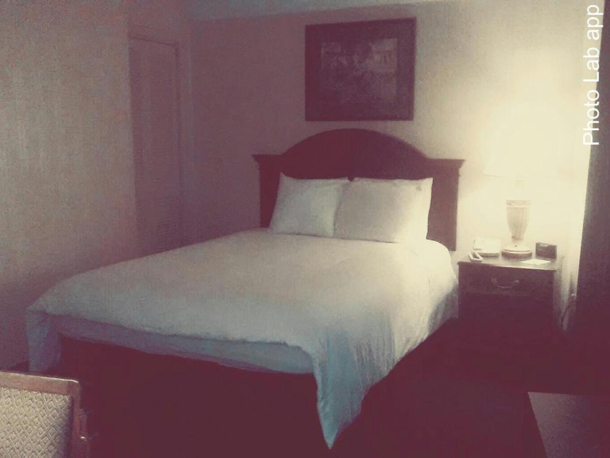 | Hillside Inn