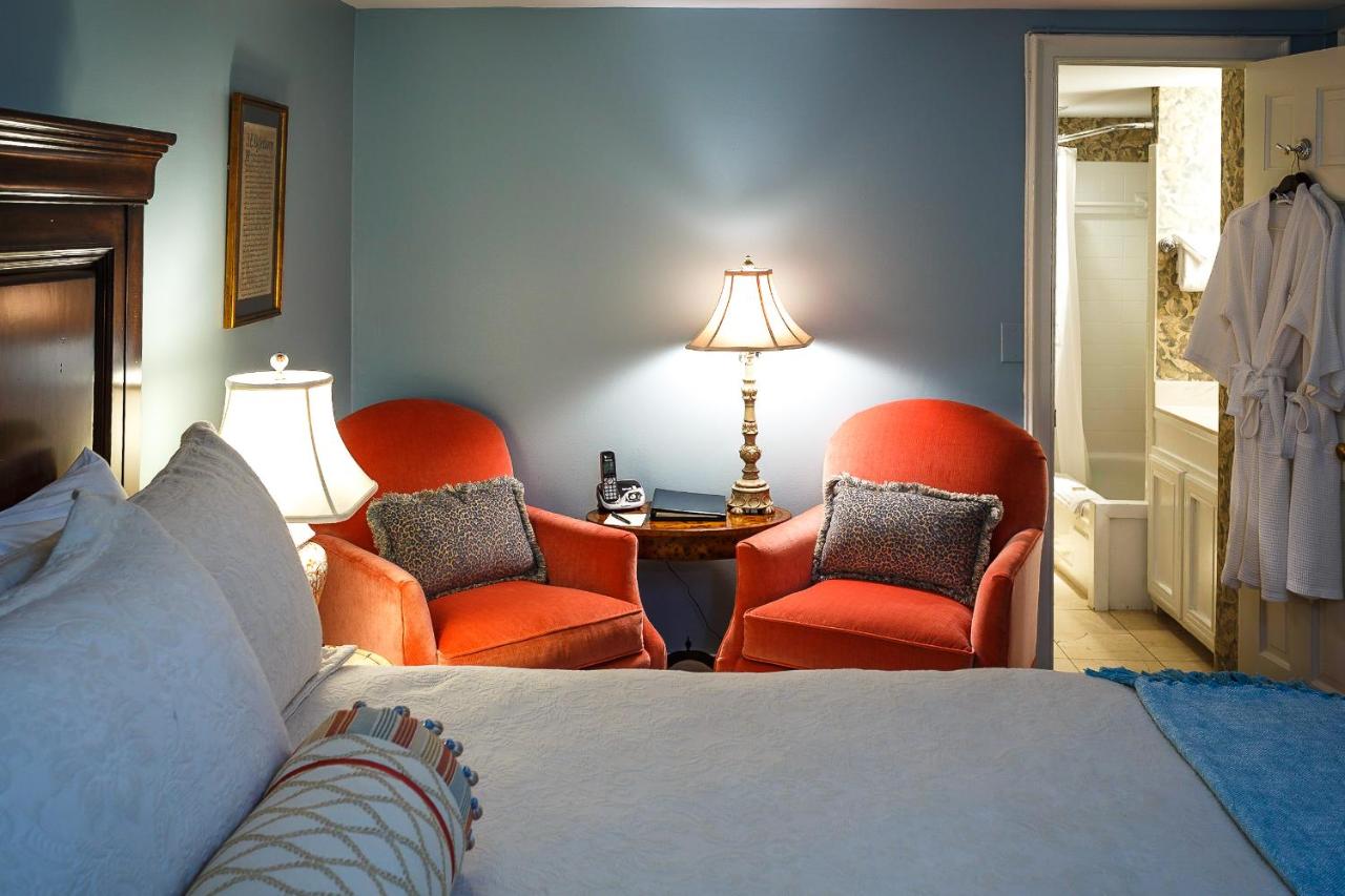 | Eliza Thompson House, Historic Inns of Savannah Collection