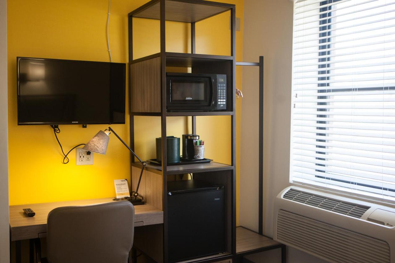 Twin Room with Two Twin Beds at Kawada Hotel