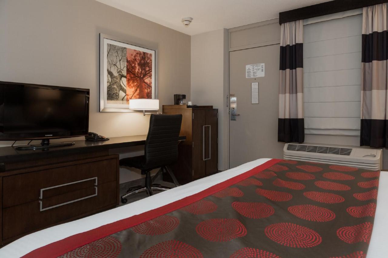 King Room - Non-Smoking at Ramada by Wyndham Boston